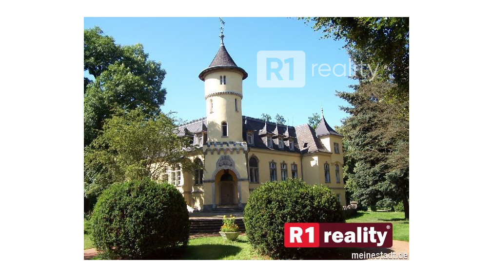 PREDANÉ Historický objekt - zámok /hotel-wellness-restaurant-health ambulance/