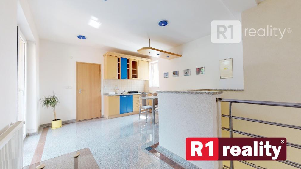 Administratívne, skladovacie priestory / Horná Streda pri Piešťanoch