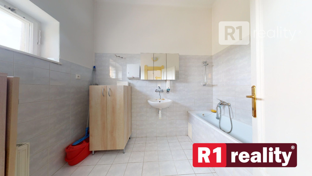 Administratívne, skladovacie priestory / Horná Streda pri Piešťanoch