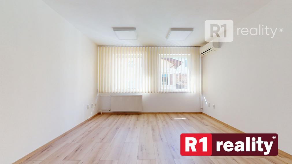 Kancelársky priestor na prenájom, 24 m2, Piešťany-centrum