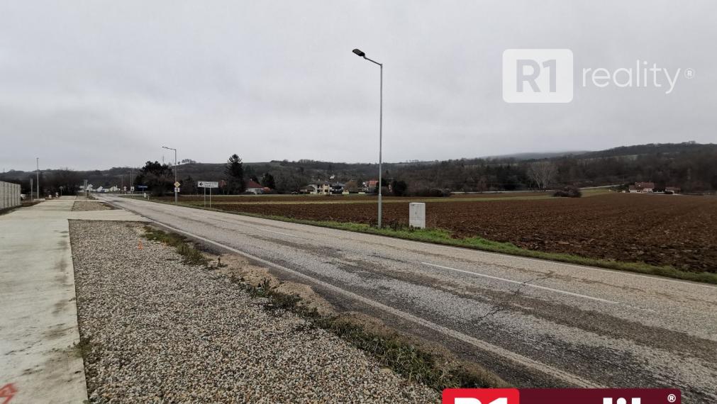 INVESTIČNÝ POZEMOK S VEĽKÝM POTENCIÁLOM / 6343 m2 / Nové Sokolovce