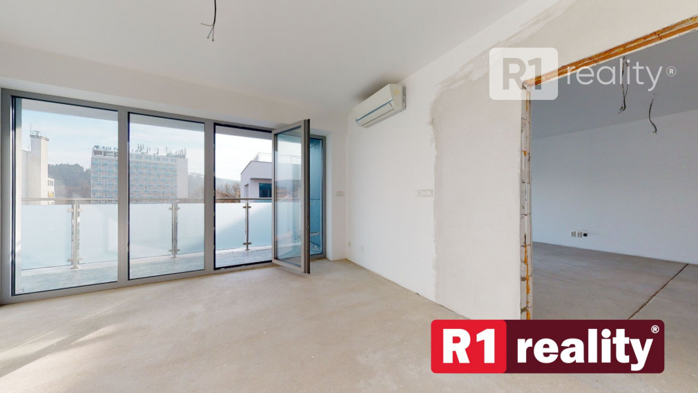 REZERVOVANÝ   Nový 3 izb. apartmán č.53  /100.7 m2/ balkón 9 m2/ Piešťany