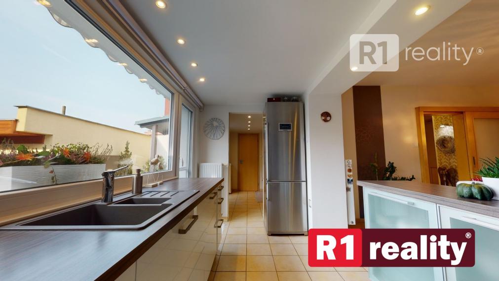 Prenájom 4 izb. rodinného domu /120 m2, záhrada 400 m2/ Banka pri Piešťanoch