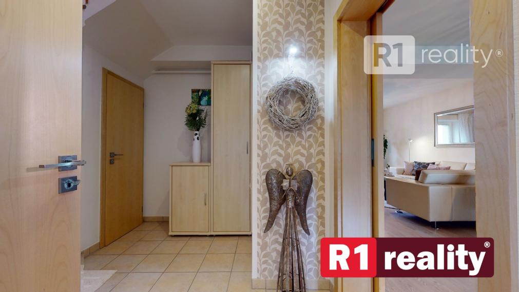 Prenájom 4 izb. rodinného domu /120 m2, záhrada 400 m2/ Banka pri Piešťanoch