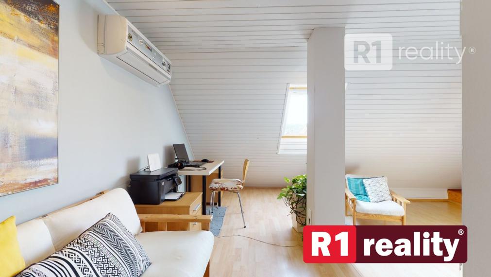 Prenájom 4 izb. rodinného domu /120 m2, záhrada 400 m2/ Banka pri Piešťanoch
