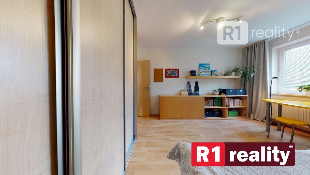 Prenájom 4 izb. rodinného domu /120 m2, záhrada 400 m2/ Banka pri Piešťanoch