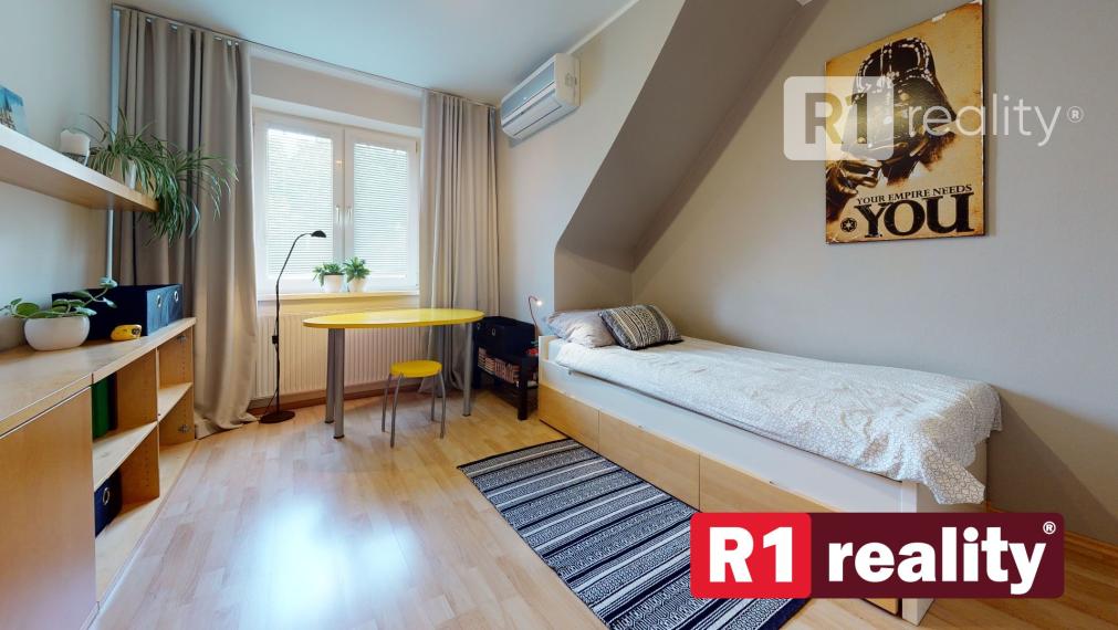 Prenájom 4 izb. rodinného domu /120 m2, záhrada 400 m2/ Banka pri Piešťanoch