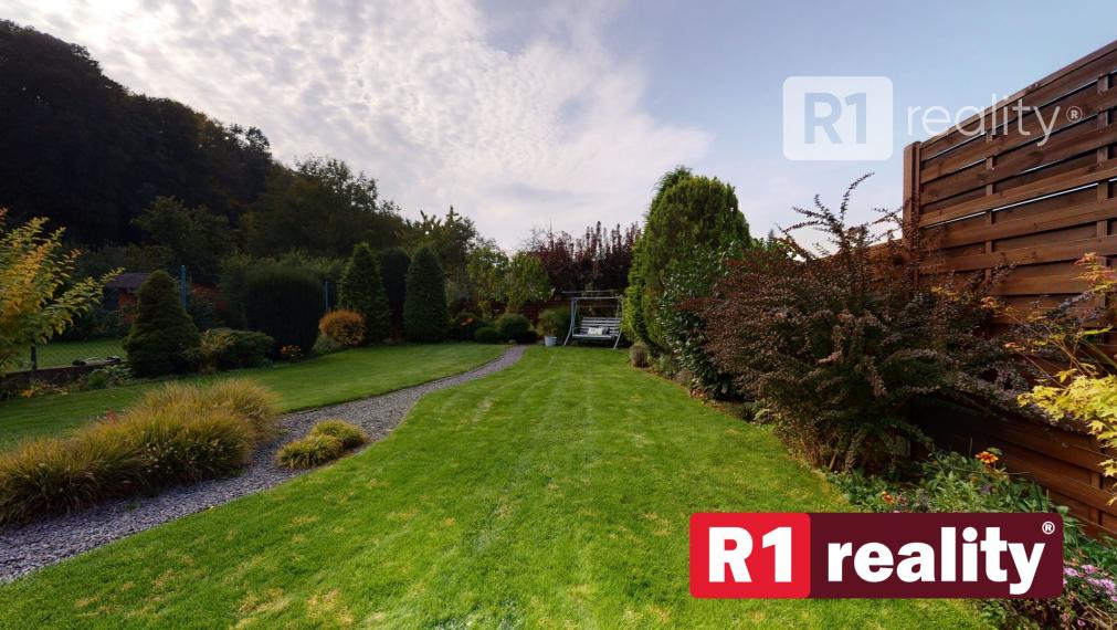 Prenájom 4 izb. rodinného domu /120 m2, záhrada 400 m2/ Banka pri Piešťanoch