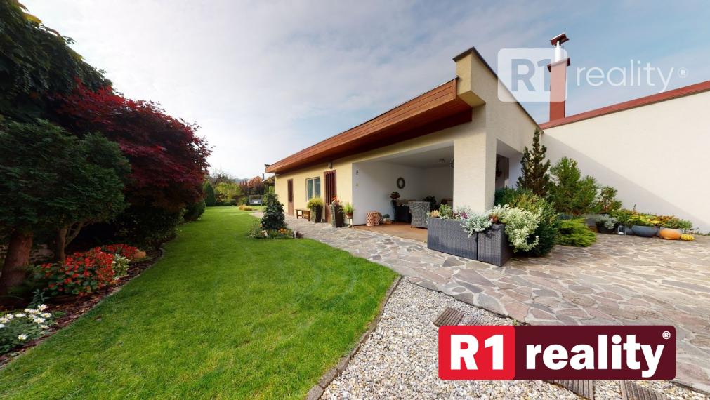 Prenájom 4 izb. rodinného domu /120 m2, záhrada 400 m2/ Banka pri Piešťanoch