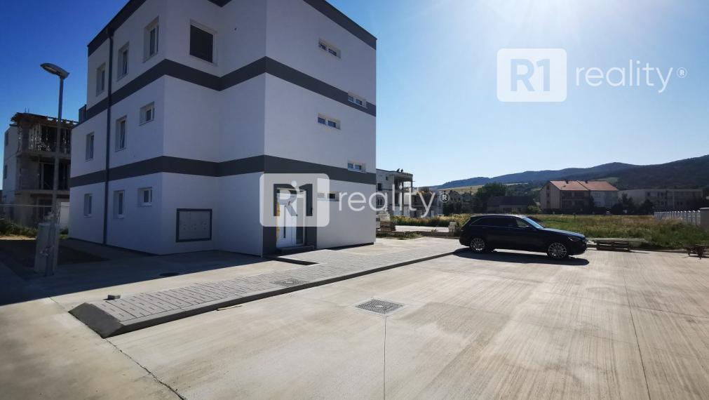 Nový 4 izbový byt E, 114,15 m2+ terasa, parking, SPA REZIDENCE, Banka, okr. Piešťany