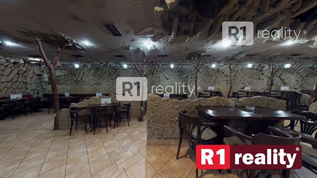 ZÁBAVA / BAR / DISKOTÉKA / centrum Piešťany
