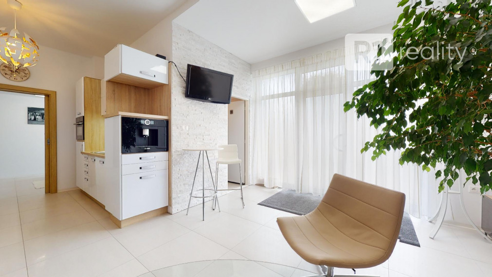 Parádny 2 izb. apartmán /53 m2+parking/ Lodenica Piešťany