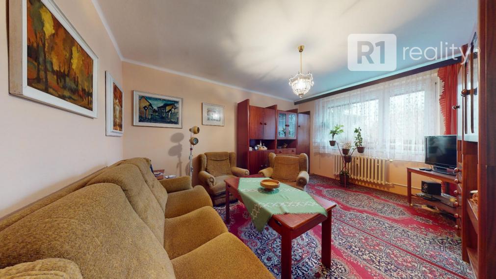REZERVOVANÉ   3 izbový byt /63 m2, loggia, možnosť kúpy garáže/ Piešťany-Lipová ul.