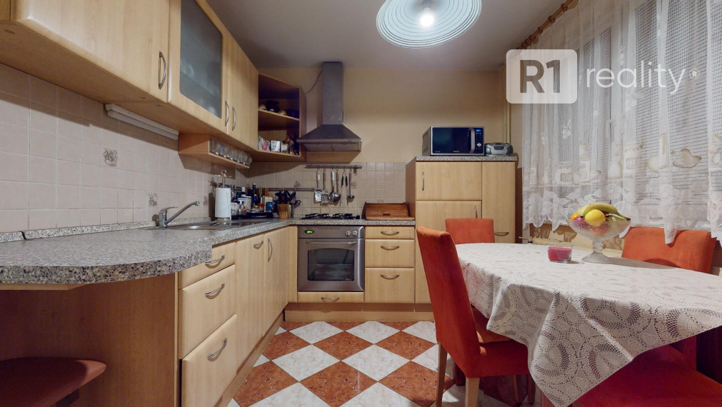 3 izbový byt, výťah, loggia, 67 m2,Mateja Bela, Piešťany