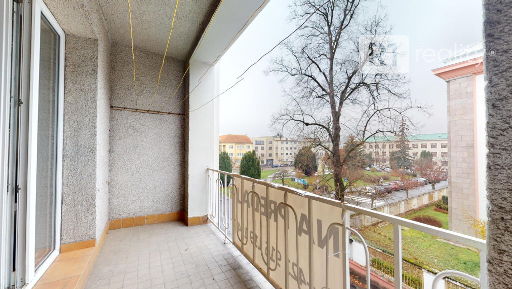 3 izbový byt SNP  /90 m2, 2 x loggia/ Piešťany REZERVOVANÝ