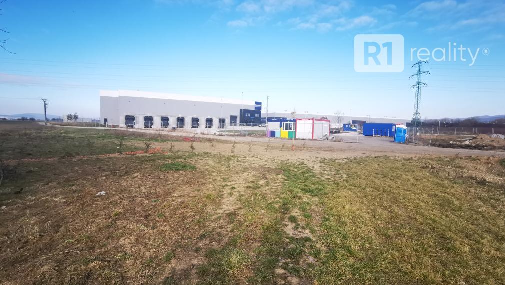 Pozemok pre výstavbu areálu výroby-skladovania / Piešťany