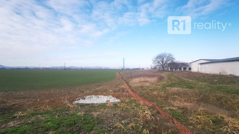 Pozemok pre výstavbu areálu výroby-skladovania / Piešťany