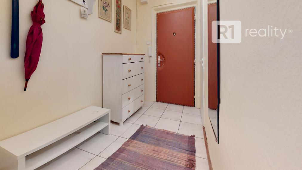 3 izbový byt 70 m2 po čiastočnej rekonštrukcii, výťah, 3x balkón, Piešťany-Prednádražie