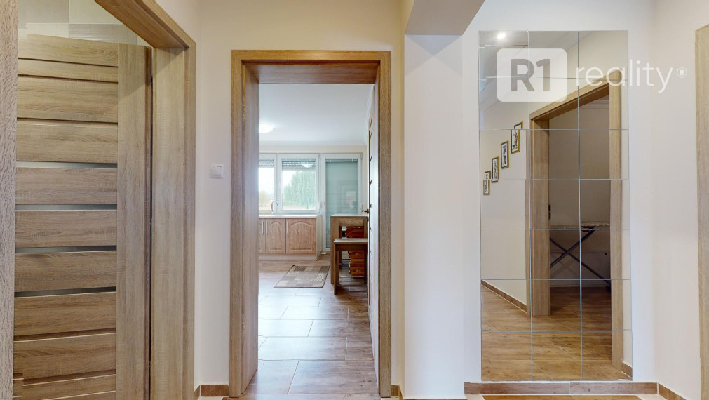 Veľký 6 izb. rodinný dom " SUN 77 " / Sokolovce