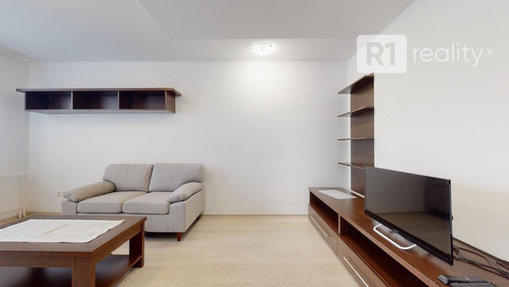 Príjemný 2 izb. byt TEPLICKÁ po kompletnej rekonštrukcii, výťah, balkón / Piešťany