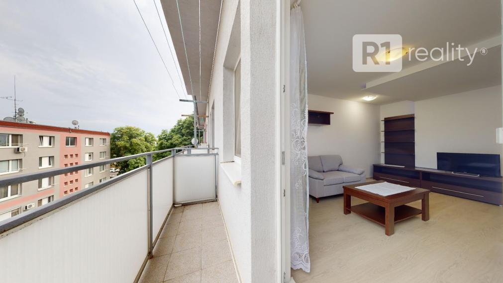 Príjemný 2 izb. byt TEPLICKÁ po kompletnej rekonštrukcii, výťah, balkón / Piešťany