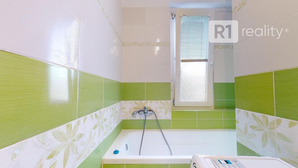 Príjemný 2 izb. byt TEPLICKÁ po kompletnej rekonštrukcii, výťah, balkón / Piešťany