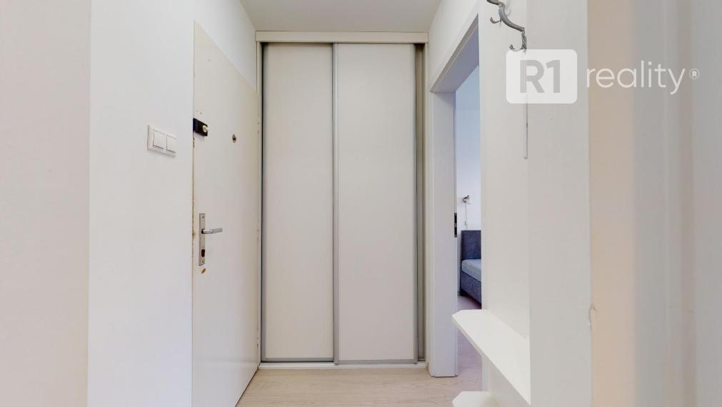 Príjemný 2 izb. byt TEPLICKÁ po kompletnej rekonštrukcii, výťah, balkón / Piešťany