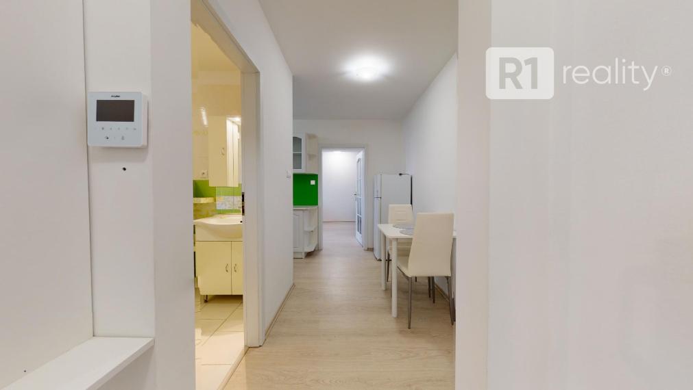 Príjemný 2 izb. byt TEPLICKÁ po kompletnej rekonštrukcii, výťah, balkón / Piešťany