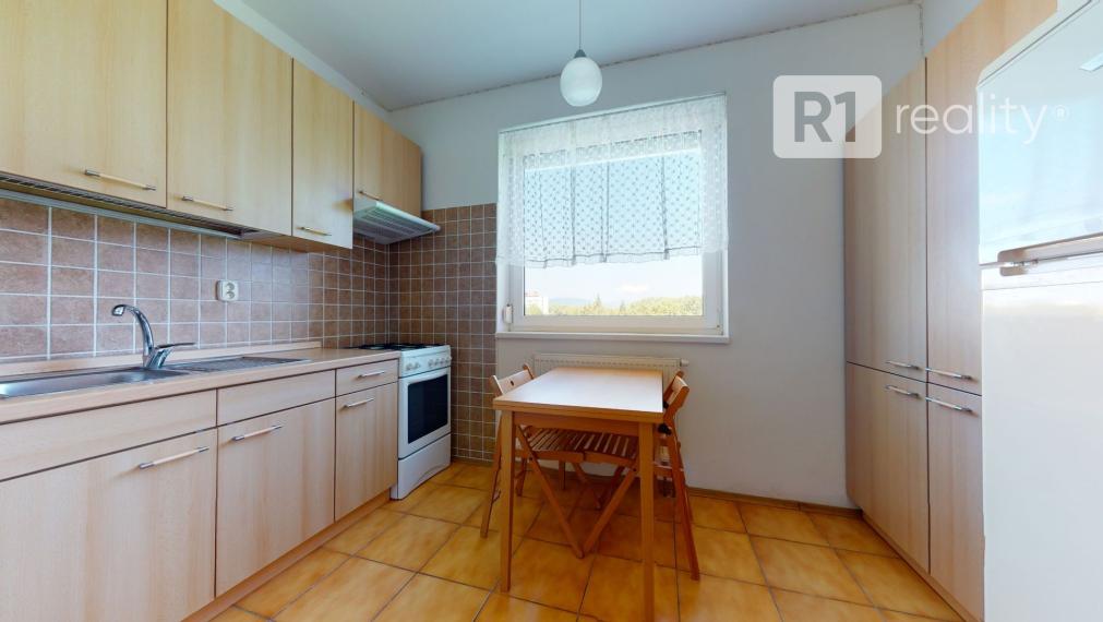 Príjemný 2 izbový byt, 54 m2 + garáž, E. Belluša, Piešťany