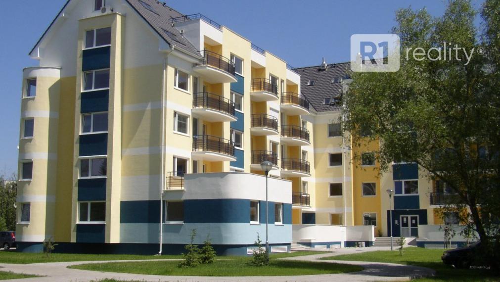 Príjemný 2 izbový byt, 54 m2 + garáž, E. Belluša, Piešťany