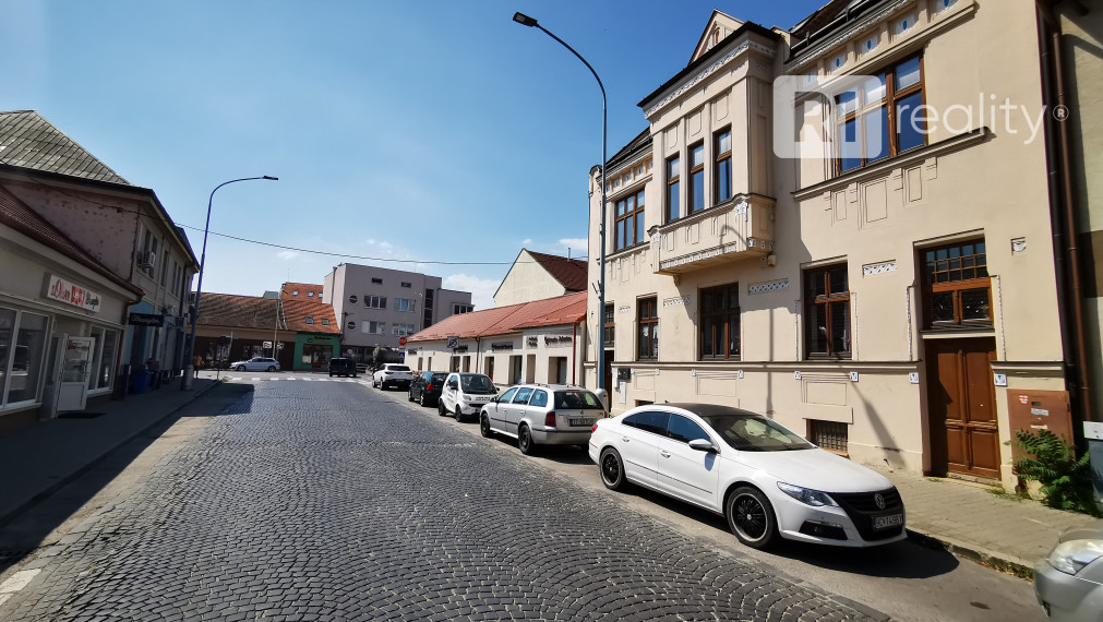 JEDINEČNÁ INVESTÍCIA - Lukratívna nehnuteľnosť v centre mesta Hlohovec