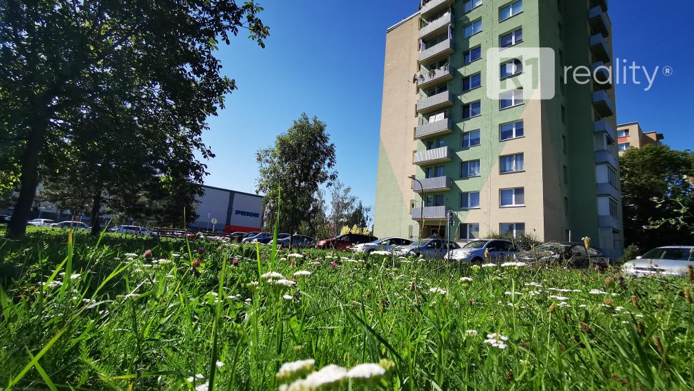 Pekný 3 izb. byt, komplet rek, výmera 74 m2, komplet zariadený, balkón, A. Hlinku, Piešťany