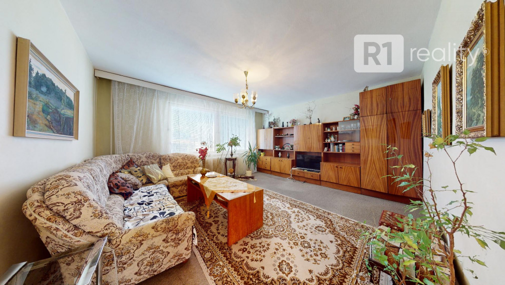 Rodinný dom /pozemok 751 m2/ Sokolovce