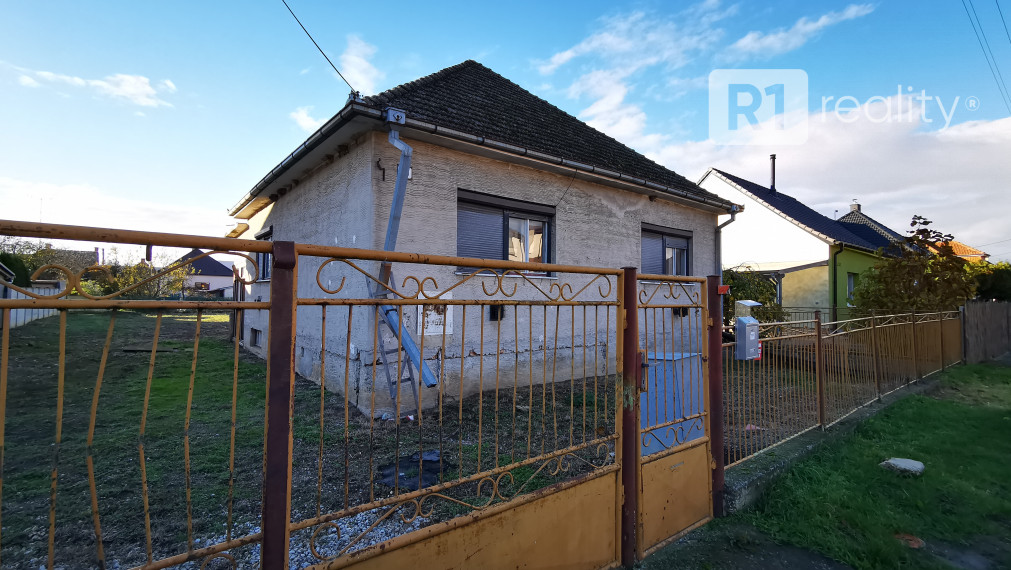 Pekný stavebný pozemok / 875 m2 / Trebatice