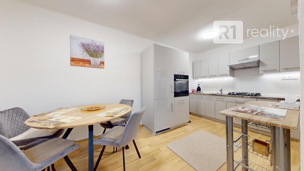 Na prenájom 3 izb. byt 63 m2 po kompletnej rekonštrukcii, loggia / Piešťany