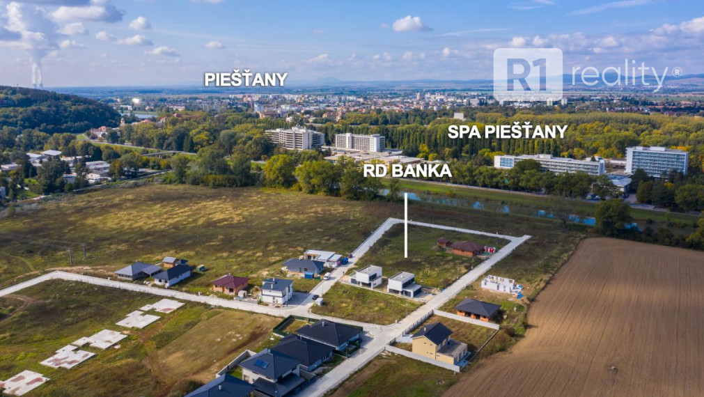 Stavebný pozemok / 642 m2 / Banka