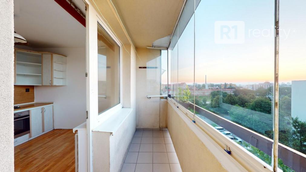 Veľkometrážny 3 izbový byt 89 m2, Trnava Tehelná ul.