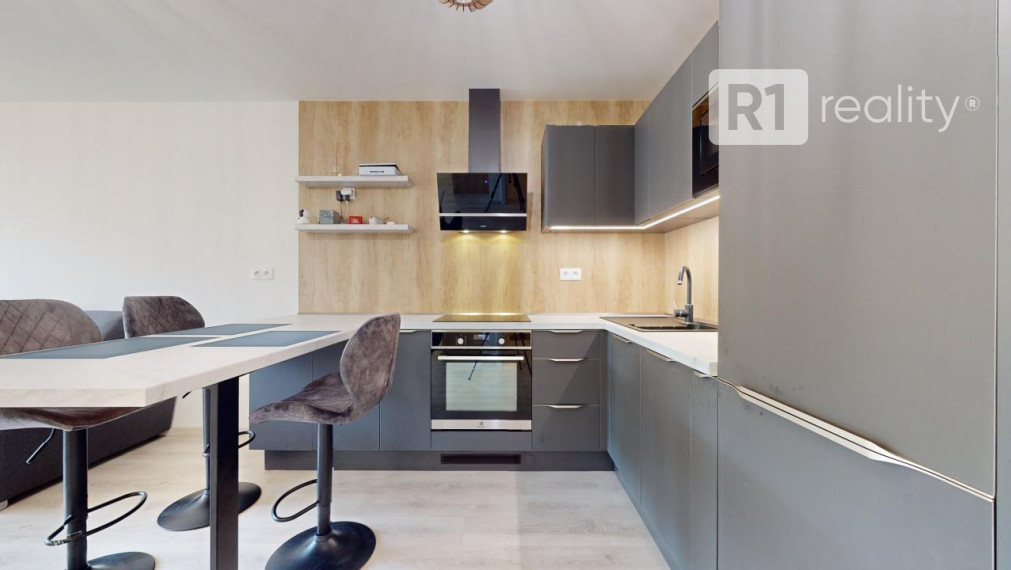 PRENAJATÉ Moderný 2 izb. byt /54,01 m2, parking, zariadený/Bratislava