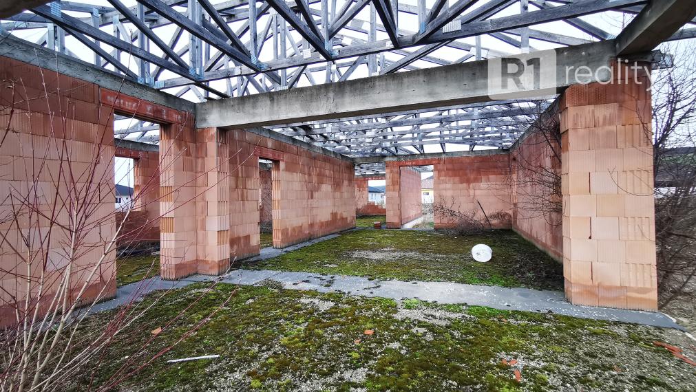 Stavebným pozemkom 670 m2 / rozostavaný RD, už zakreslený na LV / Sokolovce