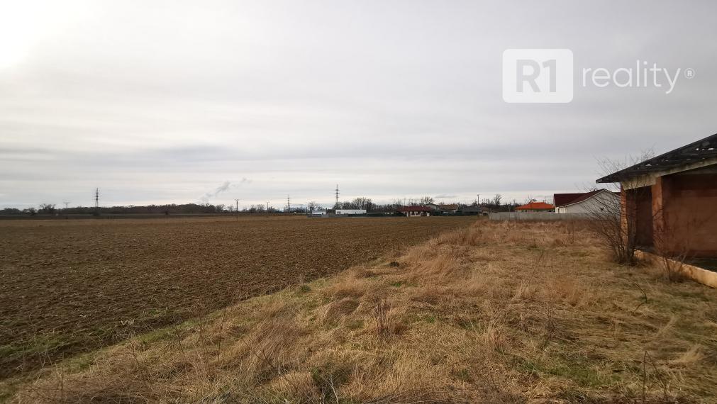 Stavebným pozemkom 670 m2 / rozostavaný RD, už zakreslený na LV / Sokolovce