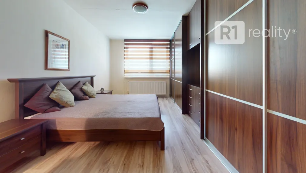 Vkusný, priestranný 2 izbový byt, 70 m2, kompletne zariadený, Piešťany-JUH