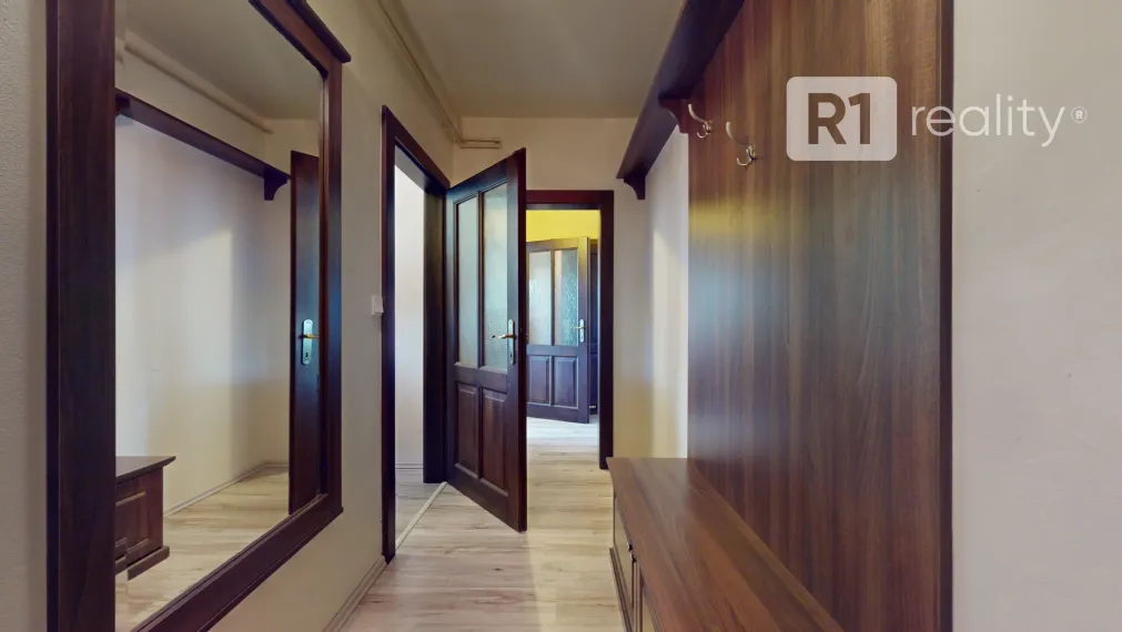 Vkusný, priestranný 2 izbový byt, 70 m2, kompletne zariadený, Piešťany-JUH