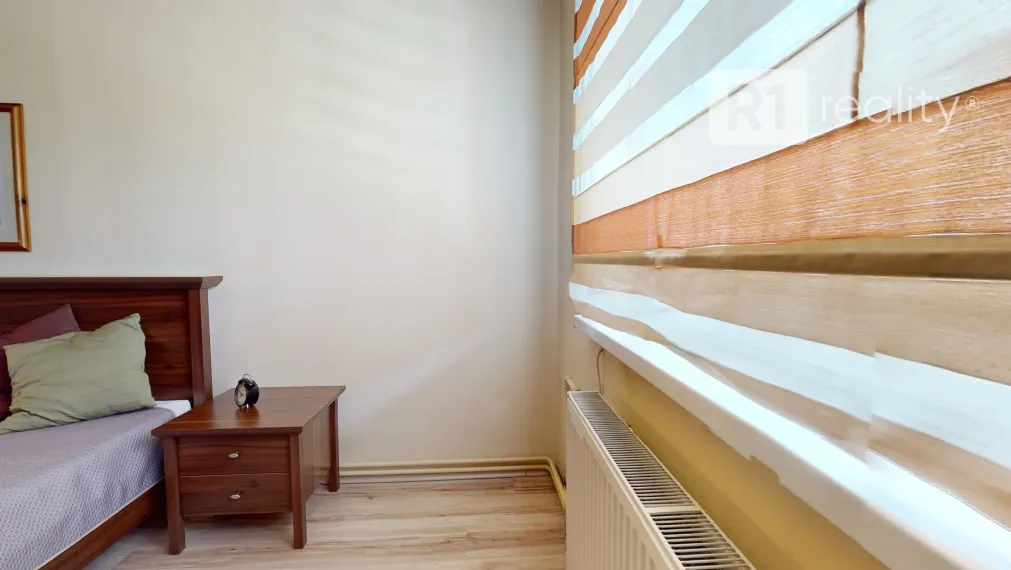 Vkusný, priestranný 2 izbový byt, 70 m2, kompletne zariadený, Piešťany-JUH