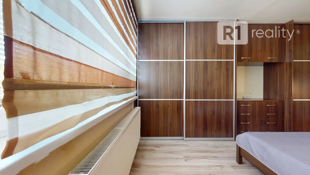 Vkusný, priestranný 2 izbový byt, 70 m2, kompletne zariadený, Piešťany-JUH