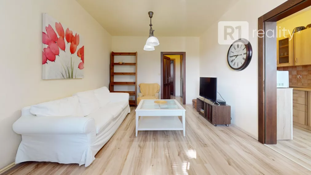 REZERVOVANE Vkusný, priestranný 2 izbový byt, 70 m2, kompletne zariadený, Piešťany-JUH