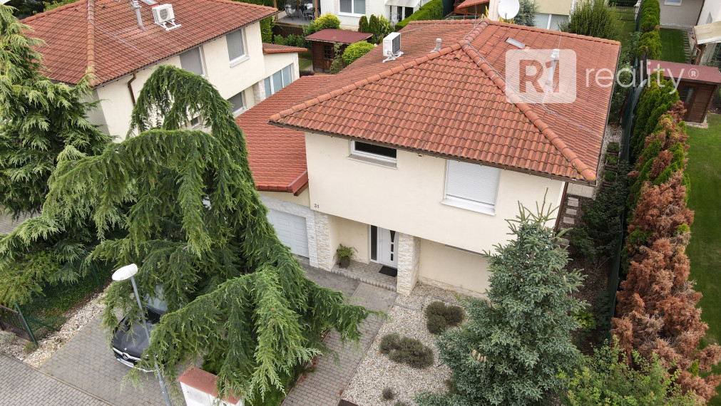 Pekný, komplet zariadený 4 izb. rodinný dom / Lodenica Piešťany