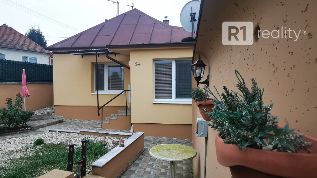Rodinný dom 2+K / Banka pri Piešťanoch