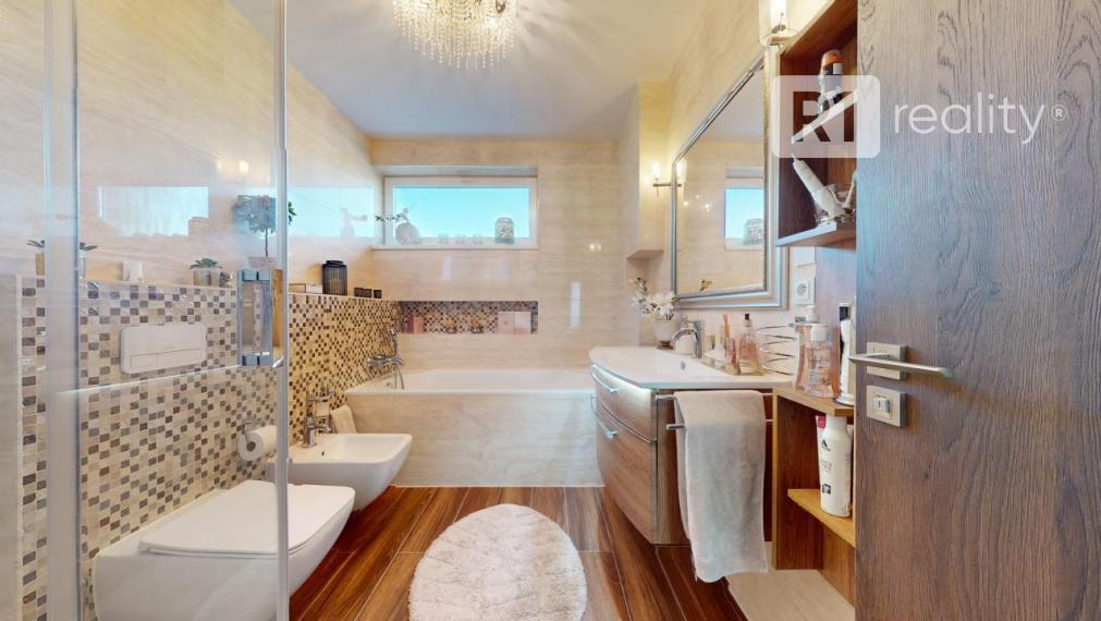 Luxusný 4 izb. rodinný dom / Lodenica Piešťany