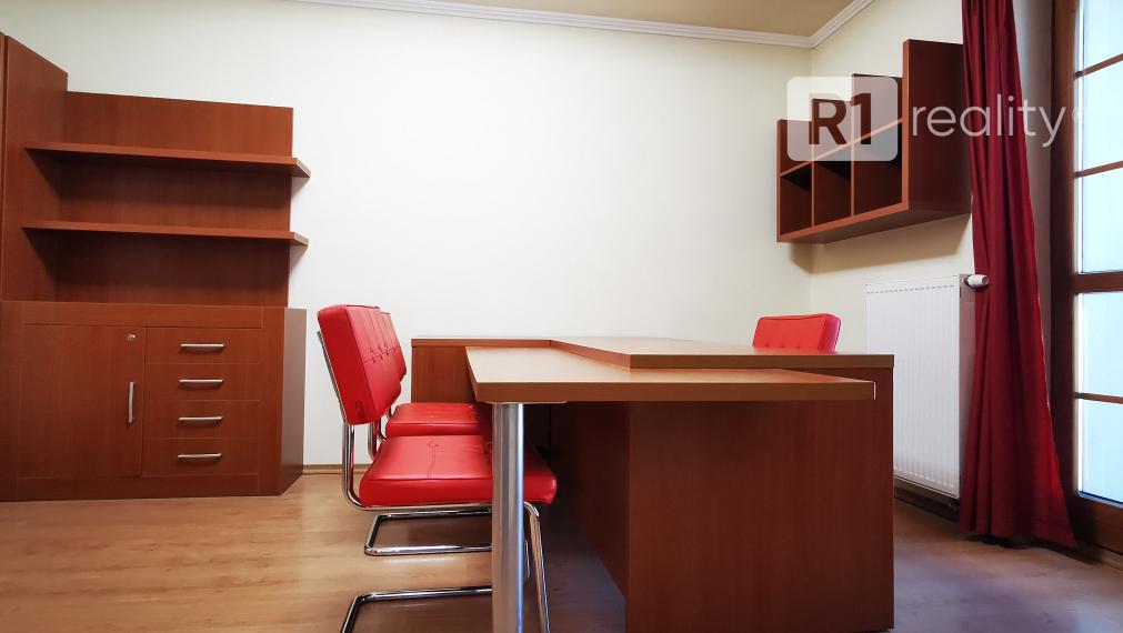 PNBusiness77 Kancelársky priestor NA PRENÁJOM / Centrum Piešťany