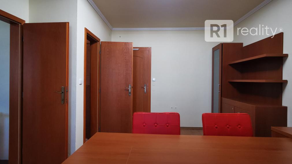 PNBusiness77 Kancelársky priestor NA PRENÁJOM / Centrum Piešťany